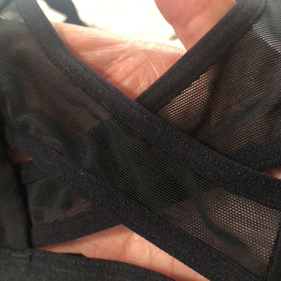 All in motion sports bra. 36D - Picture 6 of 8